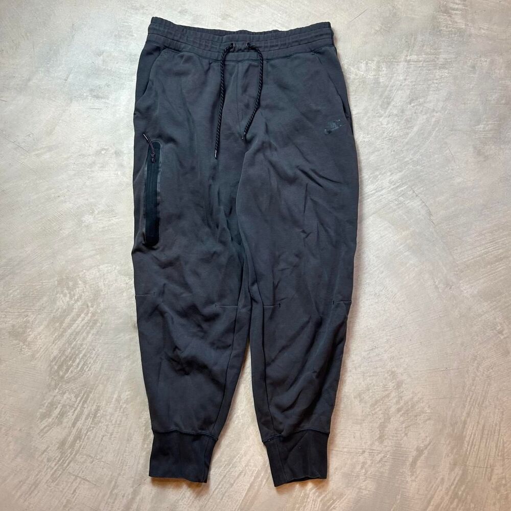 Nike Men's Black and Grey Joggers-tracksuits